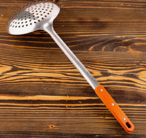 Шумовка для казана 43 см, диаметр 16 см, с деревянной ручкой